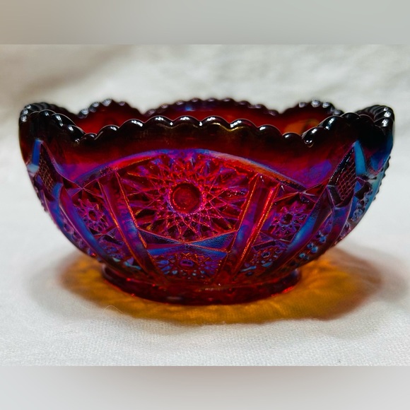 Vintage Indiana carnival glass Amberina bowl with intricate Sunset pattern. Mint - Picture 1 of 5